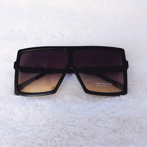 Ivonne Black Flat Oversized Square Sunglasses - Picture 2 of 11